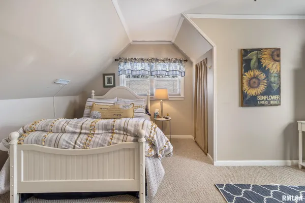 $254,900 | 1303 West Adams Road, Macomb, IL 61455