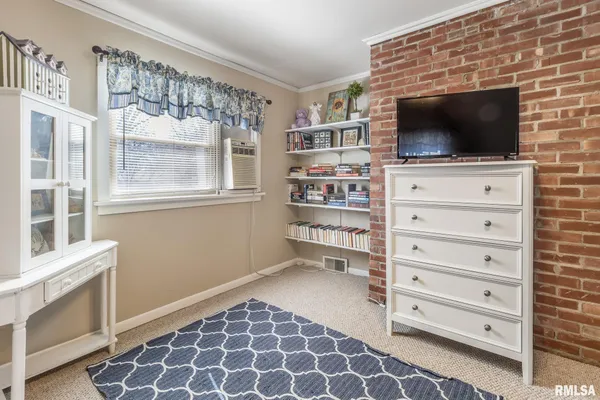 $254,900 | 1303 West Adams Road, Macomb, IL 61455