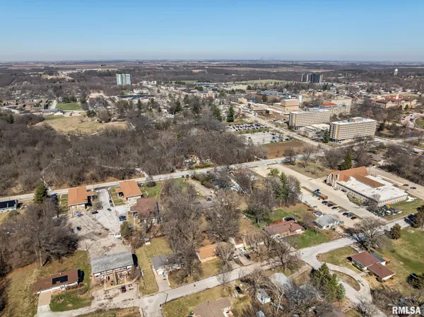 $254,900 | 1303 West Adams Road, Macomb, IL 61455