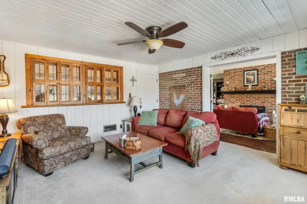 $254,900 | 1303 West Adams Road, Macomb, IL 61455