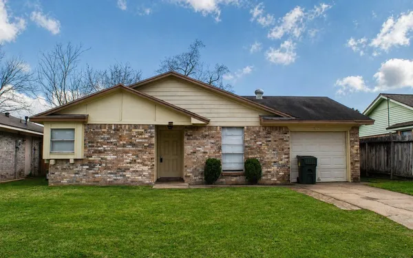 $1,400 | 4826 Redfish Reef Drive, Bacliff, TX 77518