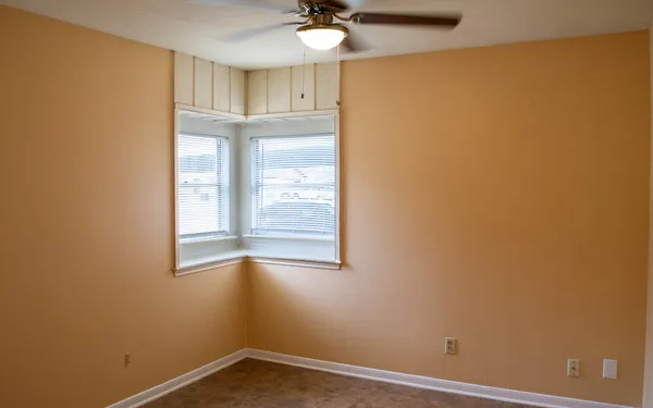 $1,400 | 4826 Redfish Reef Drive, Bacliff, TX 77518