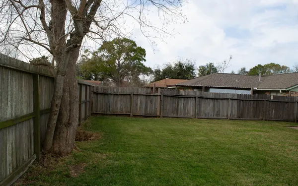$1,400 | 4826 Redfish Reef Drive, Bacliff, TX 77518