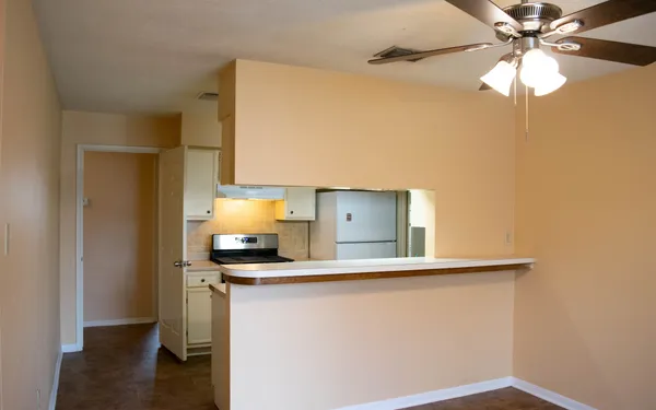 $1,400 | 4826 Redfish Reef Drive, Bacliff, TX 77518