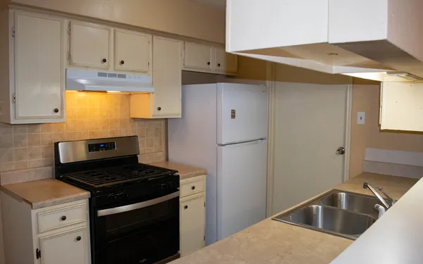 $1,400 | 4826 Redfish Reef Drive, Bacliff, TX 77518