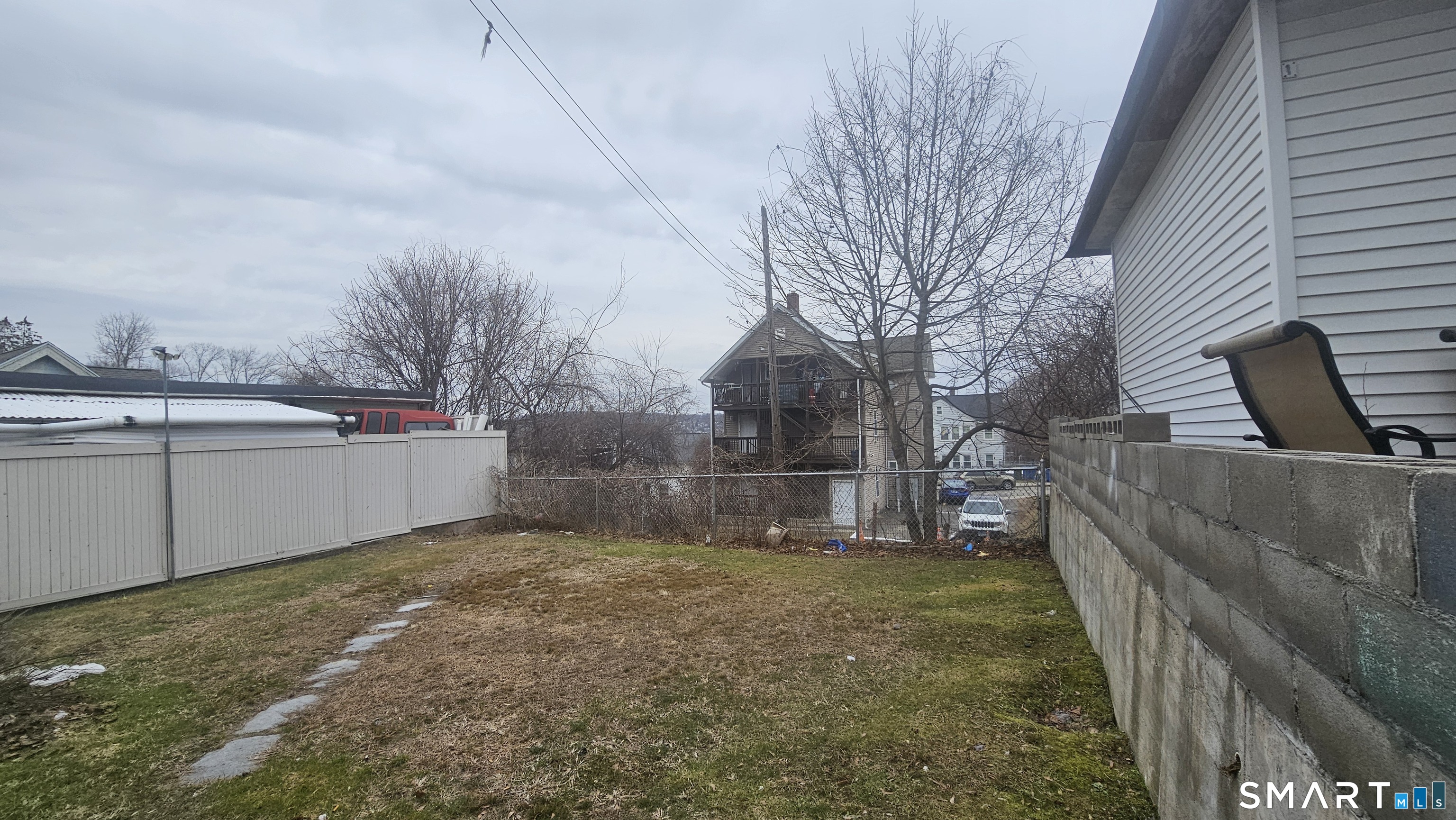 15 James Street Waterbury, CT 06708 - Photo 3 of 27