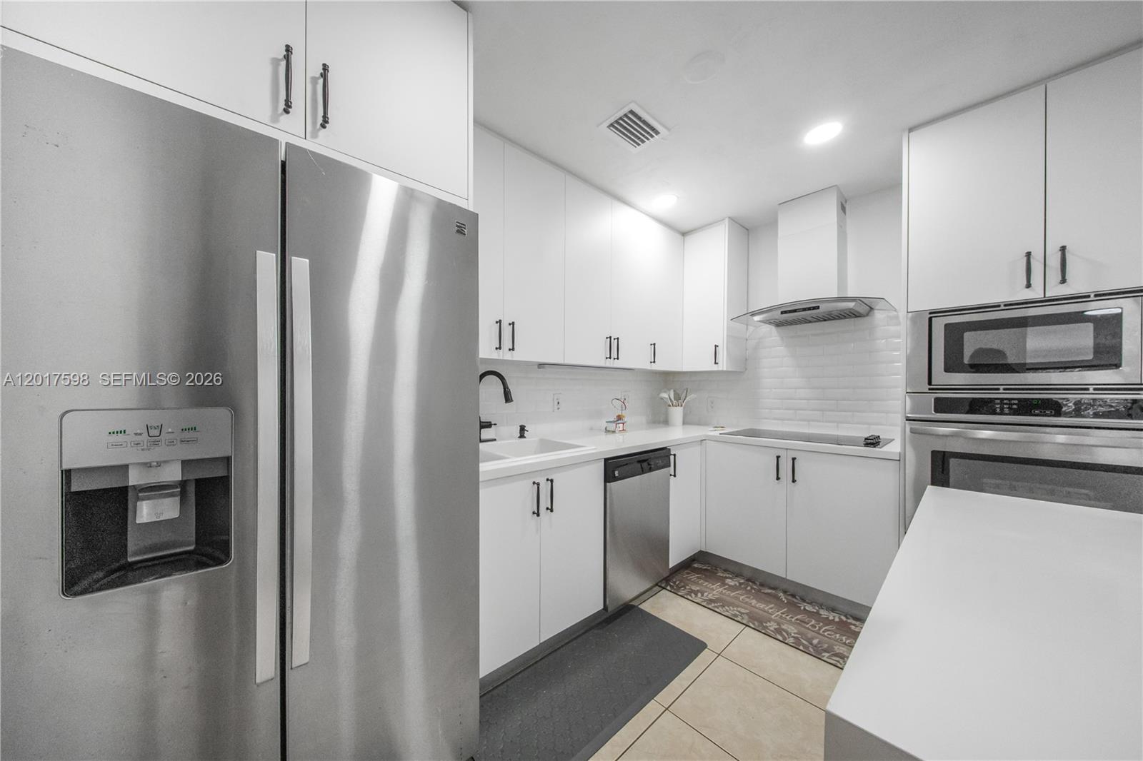 661 East 7th Street Hialeah, FL 33010 - Photo 11 of 52