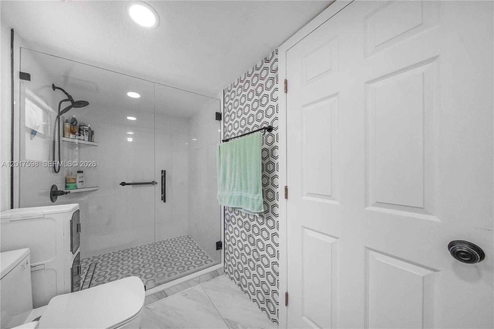 661 East 7th Street Hialeah, FL 33010 - Photo 19 of 52