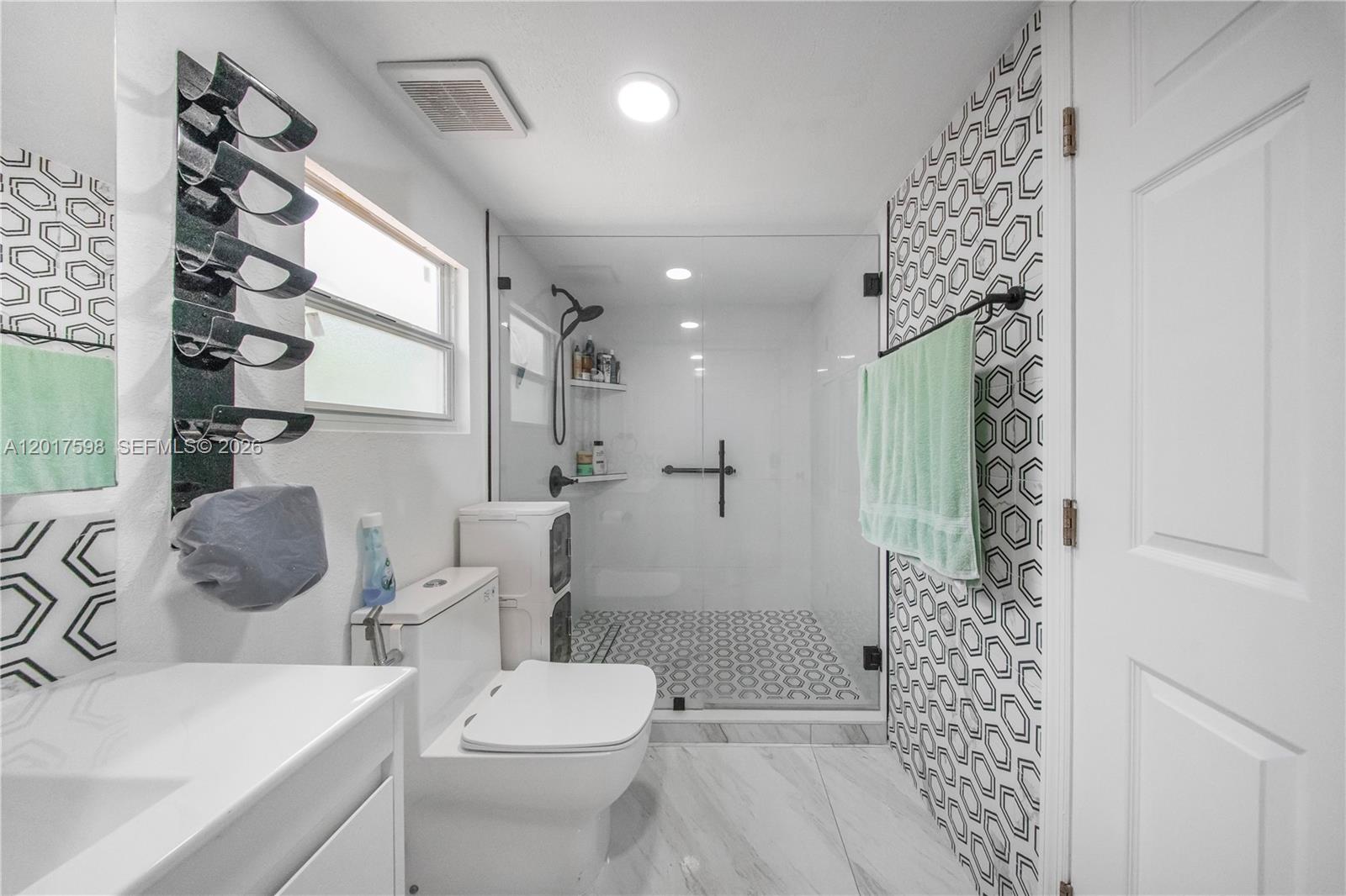 661 East 7th Street Hialeah, FL 33010 - Photo 20 of 52