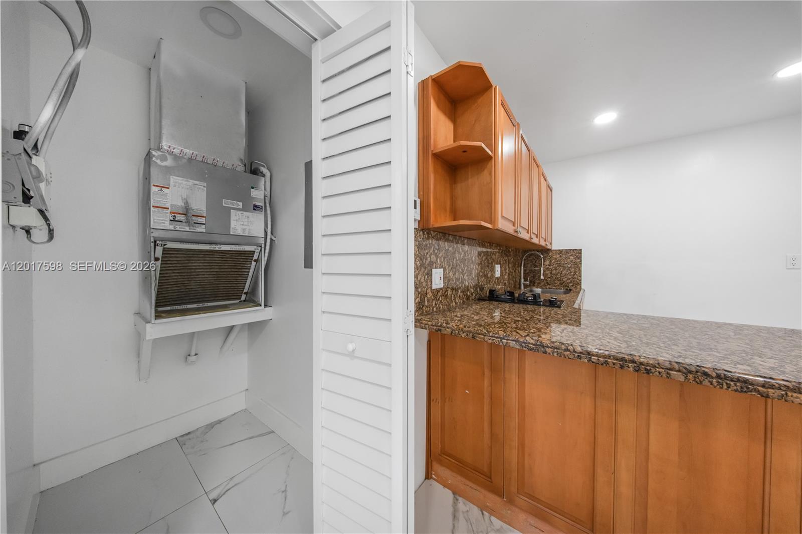 661 East 7th Street Hialeah, FL 33010 - Photo 29 of 52