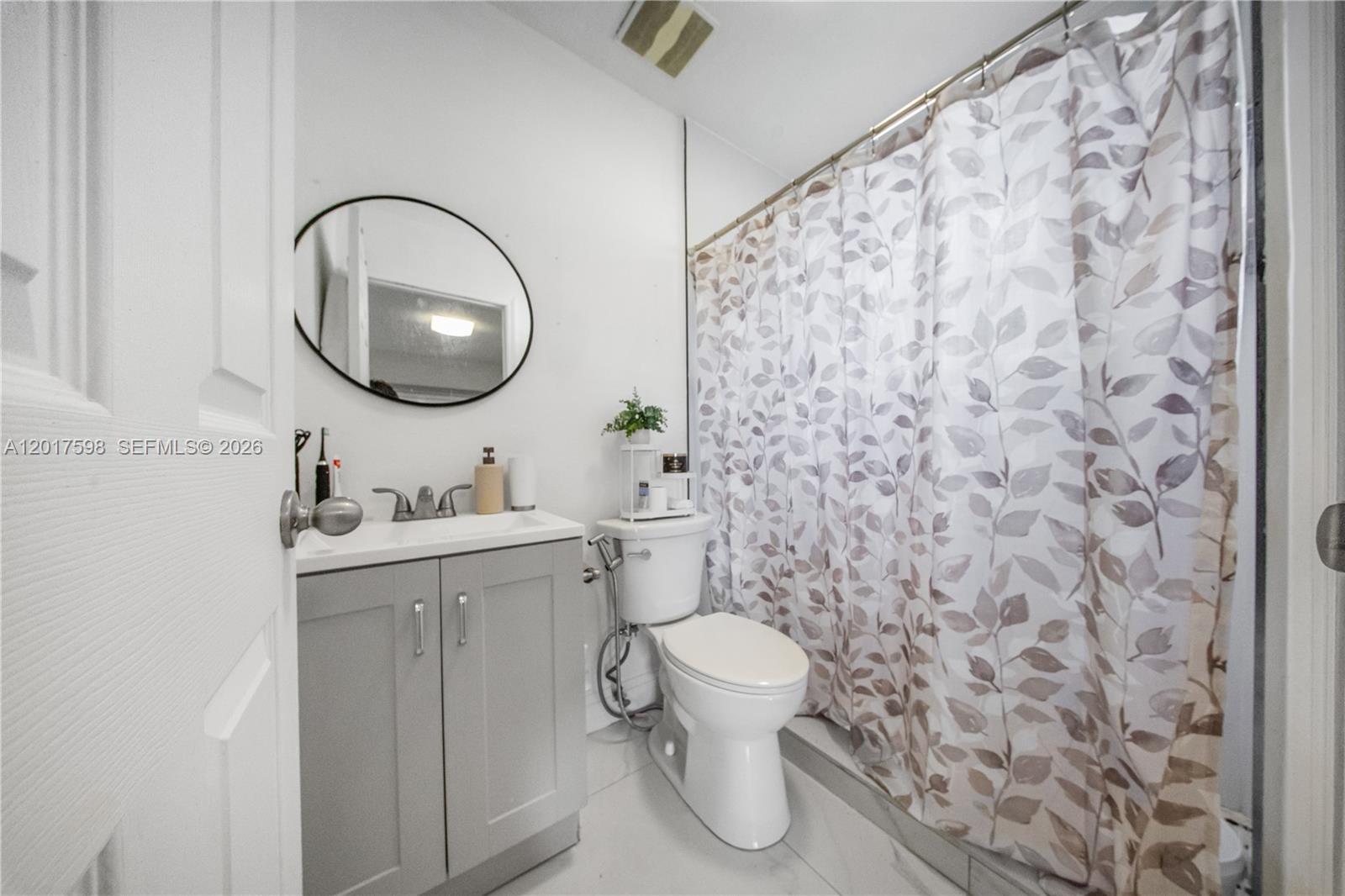 661 East 7th Street Hialeah, FL 33010 - Photo 42 of 52