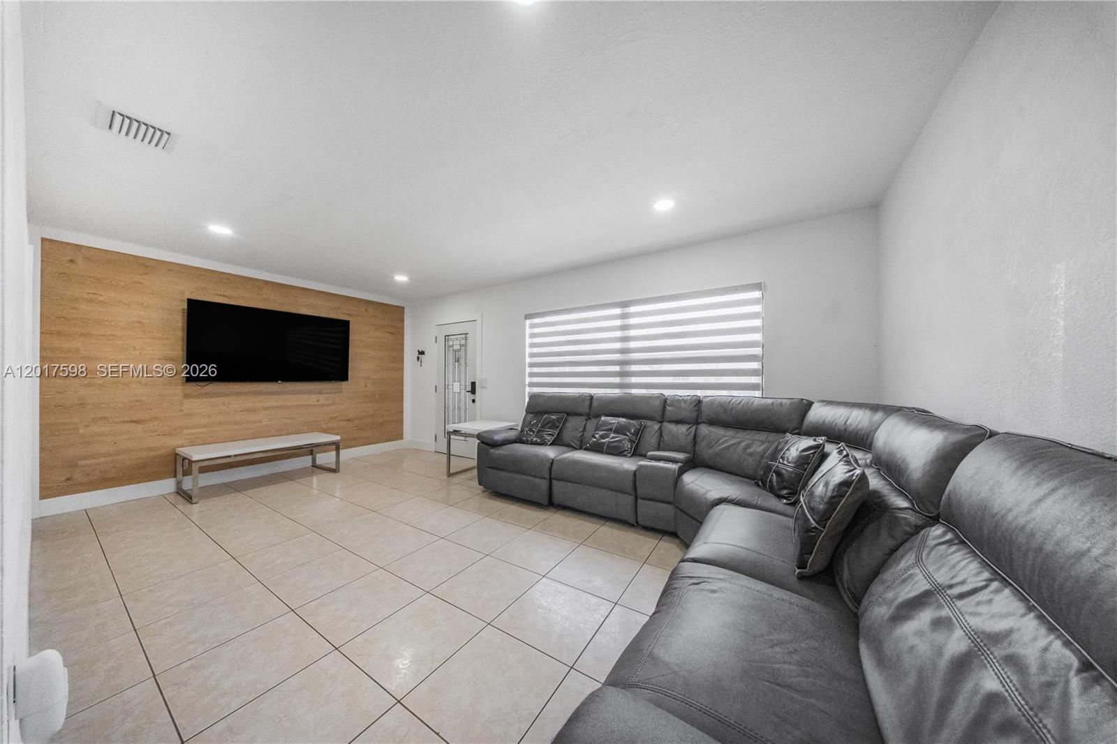 661 East 7th Street Hialeah, FL 33010 - Photo 7 of 52