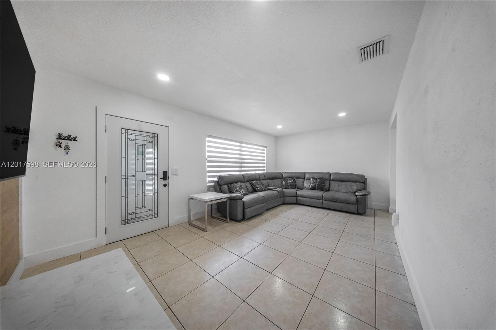 661 East 7th Street Hialeah, FL 33010 - Photo 9 of 52