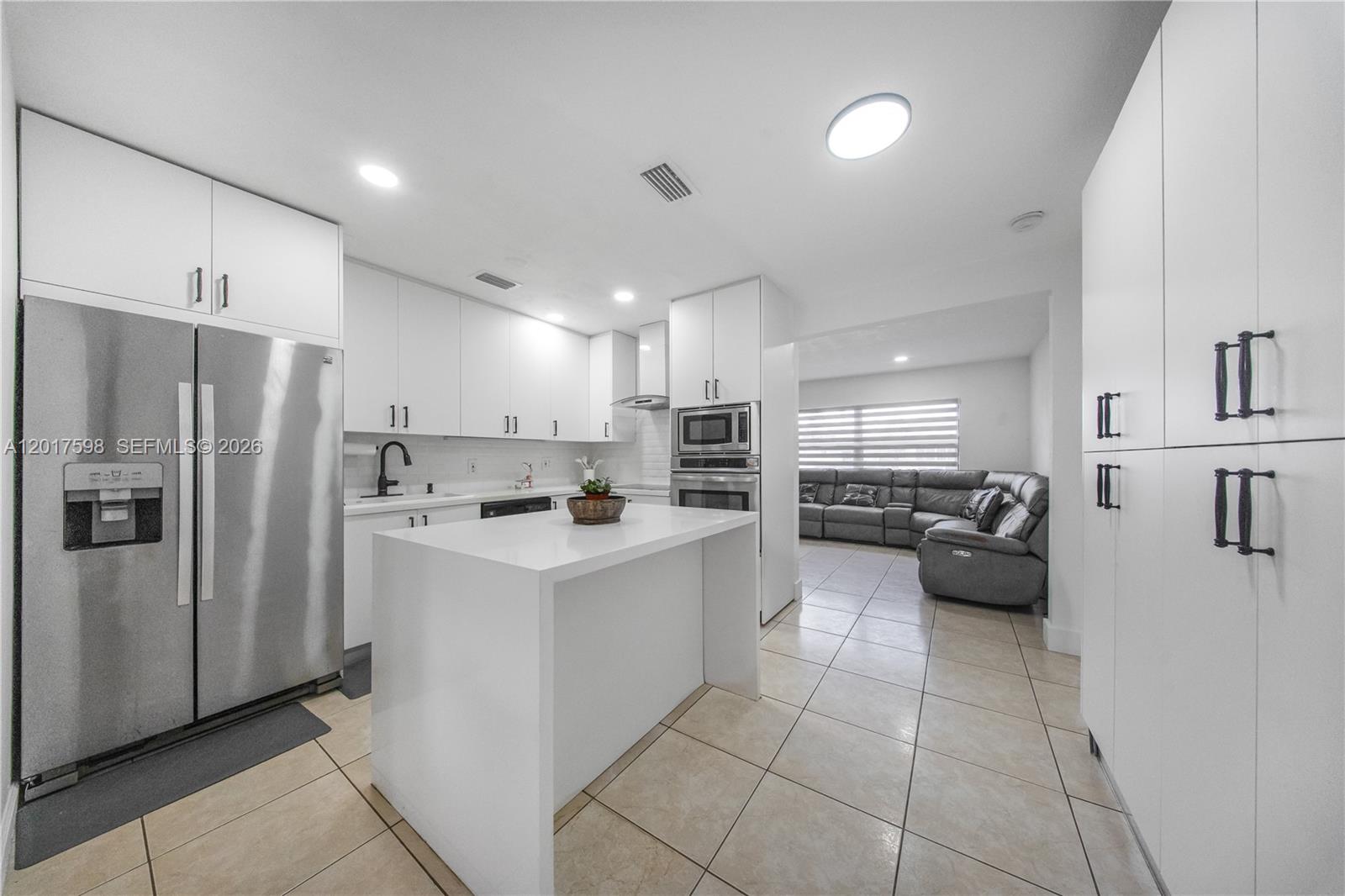 661 East 7th Street Hialeah, FL 33010 - Photo 10 of 52