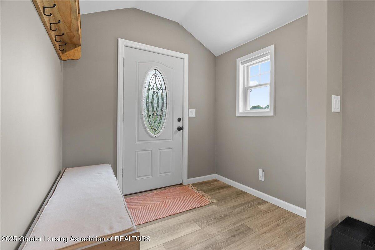 2914 West Holmes Road Lansing, MI 48911 - Photo 5 of 35 15-Media Jett - 15