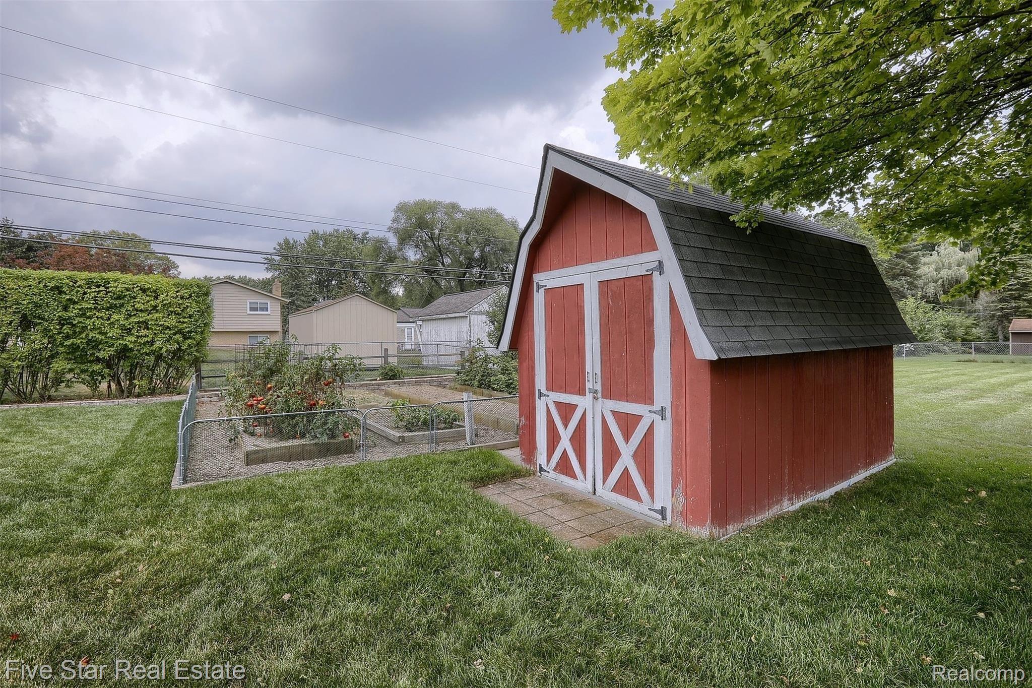 8549 Messmore Road Utica, MI 48317 - Photo 34 of 34 Shed (2).jpg