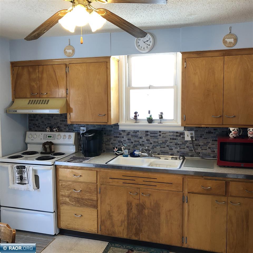 317 2nd Street Southwest Chisholm, MN 55719 - Photo 6 of 11