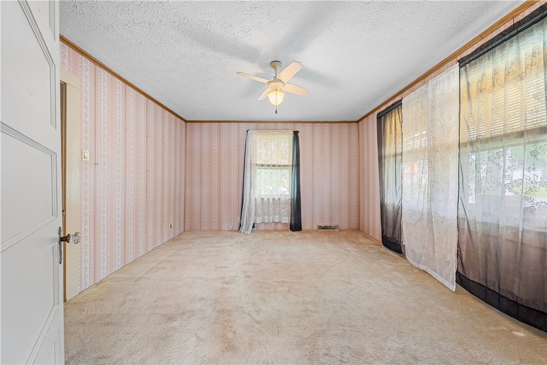 102 Robinson Avenue Easley, SC 29640 - Photo 12 of 24