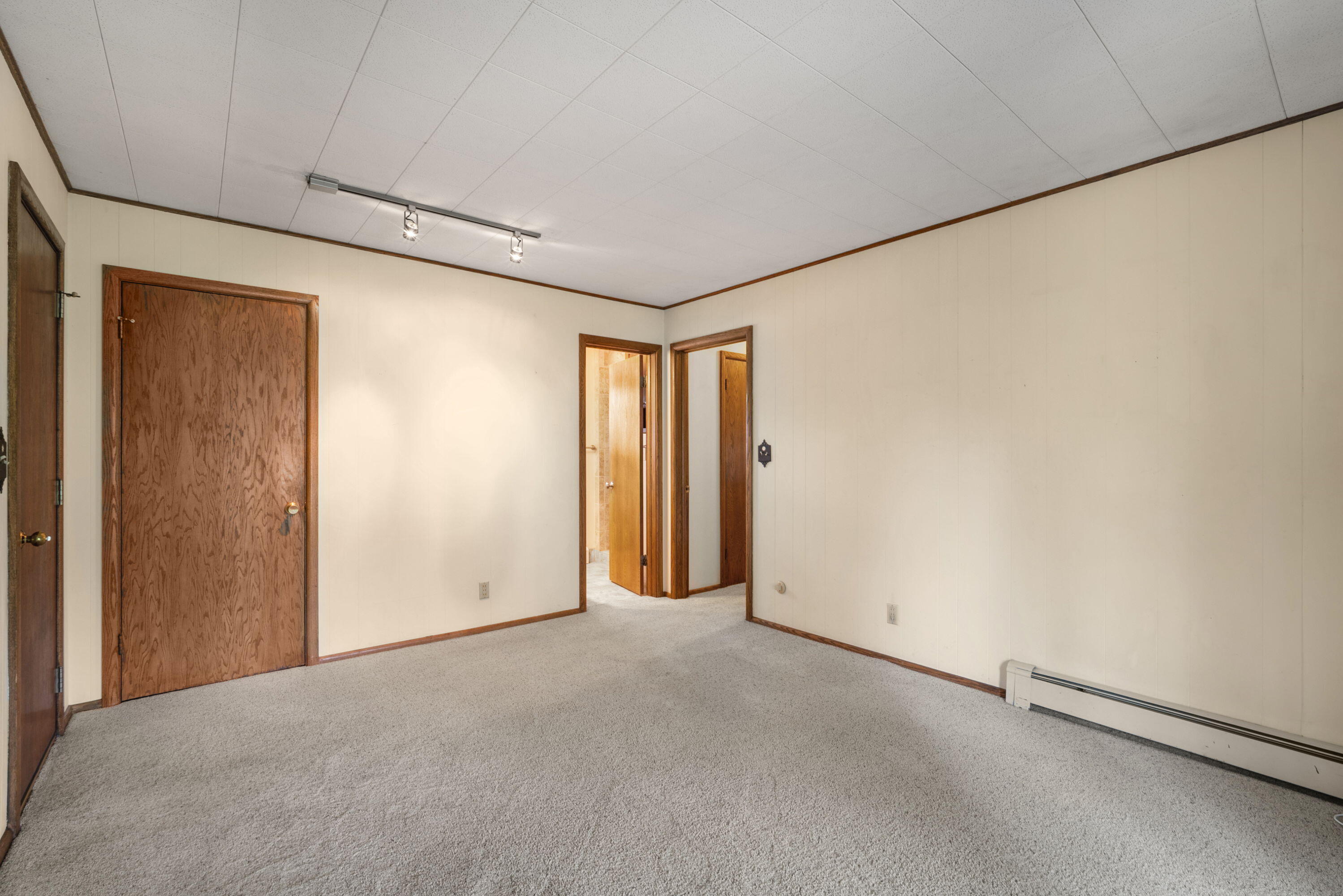1504 West Decorah Road West Bend, WI 53095 - Photo 16 of 42 13_imgDSC01941