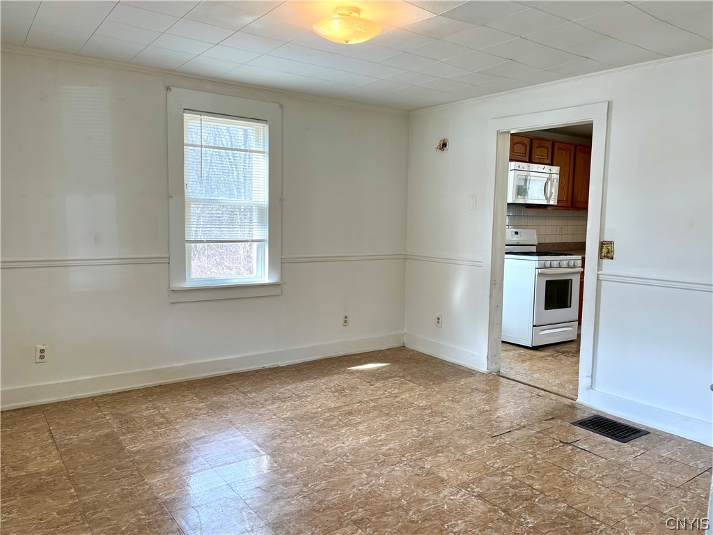 30 Cut Off Road Granby, NY 13069 - Photo 21 of 35 Dining room