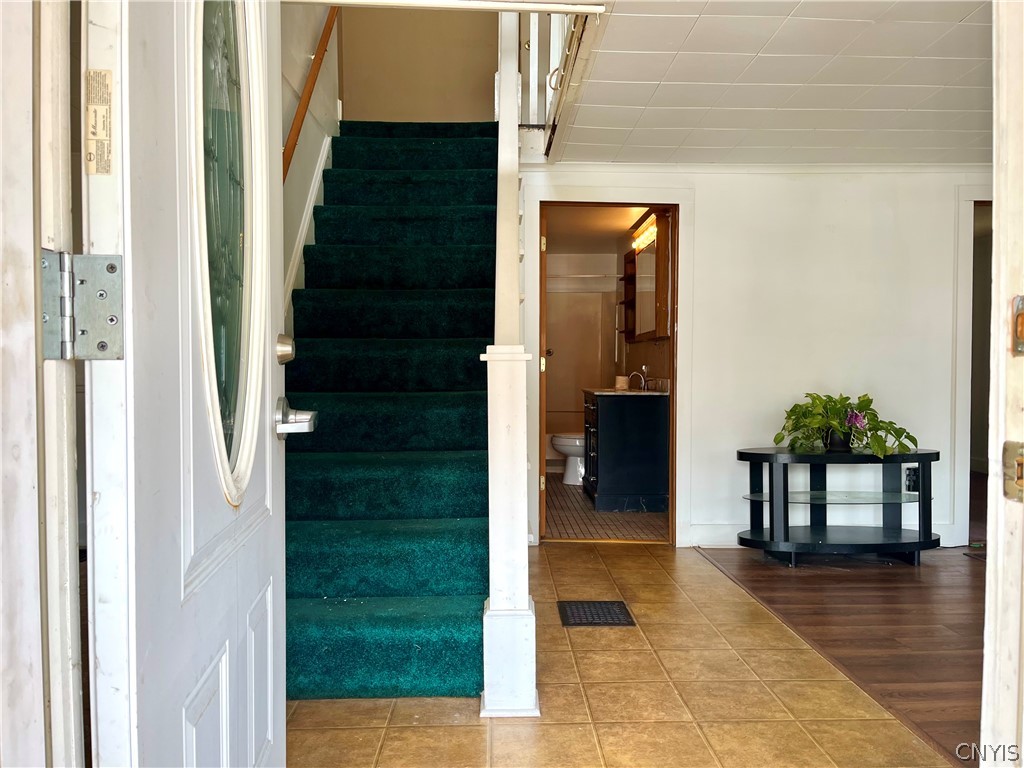 30 Cut Off Road Granby, NY 13069 - Photo 8 of 35 Front entry