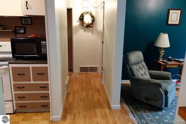 6461 Center Road Traverse City, MI 49686 - Photo 27 of 58 1837763-26.jpg