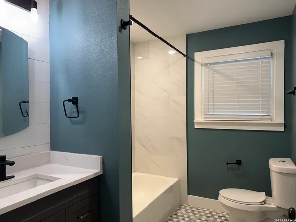 $339,900 | 903 East Walnut Street, Seguin, TX 78155