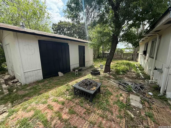 $339,900 | 903 East Walnut Street, Seguin, TX 78155