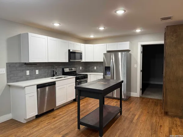 $339,900 | 903 East Walnut Street, Seguin, TX 78155