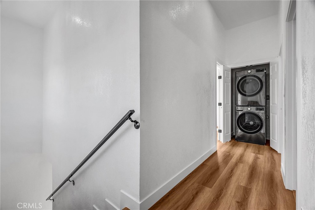 1200 South Castlegate Avenue Compton, CA 90221 - Photo 24 of 39 Washer and dryer (included)