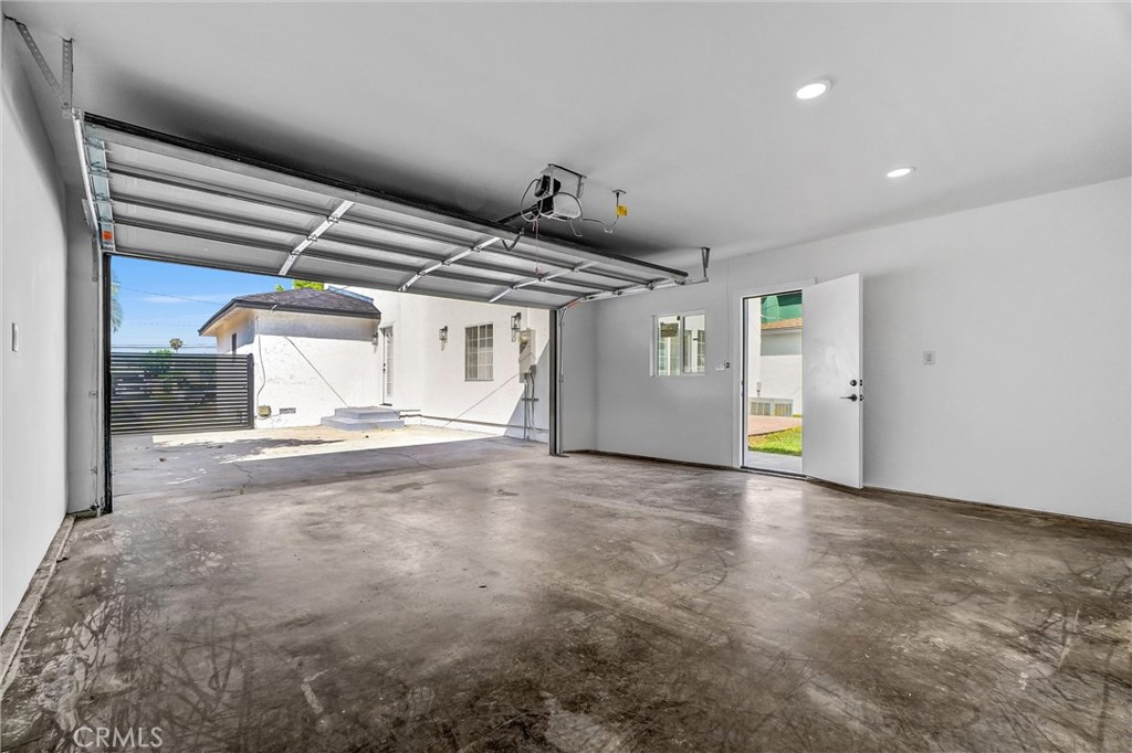 1200 South Castlegate Avenue Compton, CA 90221 - Photo 39 of 39 Inside the garage