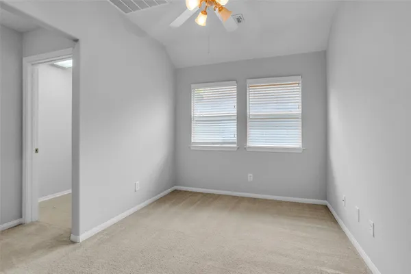 $1,950 | 26 Valewood Place, The Woodlands, TX 77384