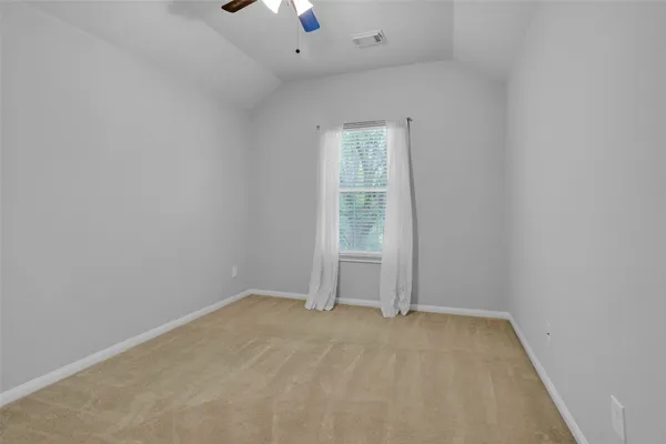 $1,950 | 26 Valewood Place, The Woodlands, TX 77384