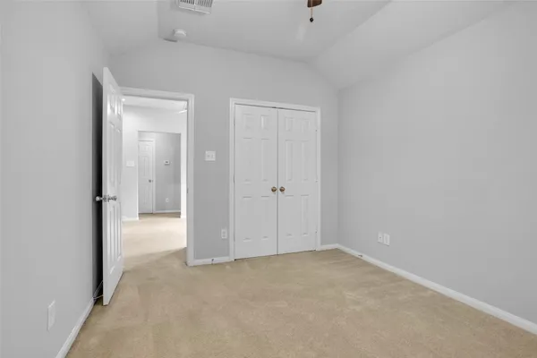 $1,950 | 26 Valewood Place, The Woodlands, TX 77384