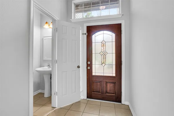 $1,950 | 26 Valewood Place, The Woodlands, TX 77384