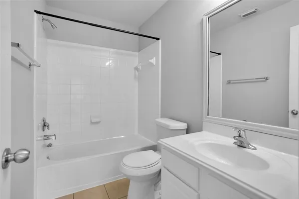 $1,950 | 26 Valewood Place, The Woodlands, TX 77384