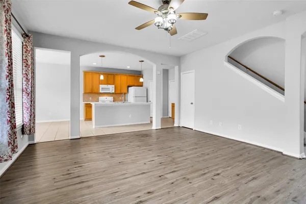 $1,950 | 26 Valewood Place, The Woodlands, TX 77384