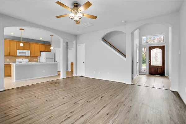 $1,950 | 26 Valewood Place, The Woodlands, TX 77384