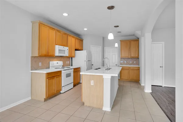 $1,950 | 26 Valewood Place, The Woodlands, TX 77384