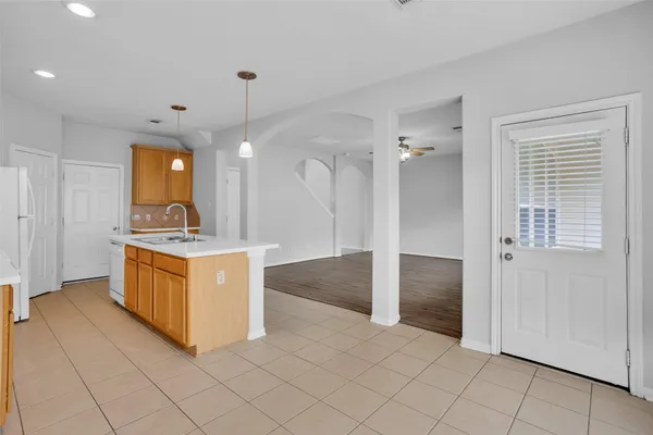 $1,950 | 26 Valewood Place, The Woodlands, TX 77384