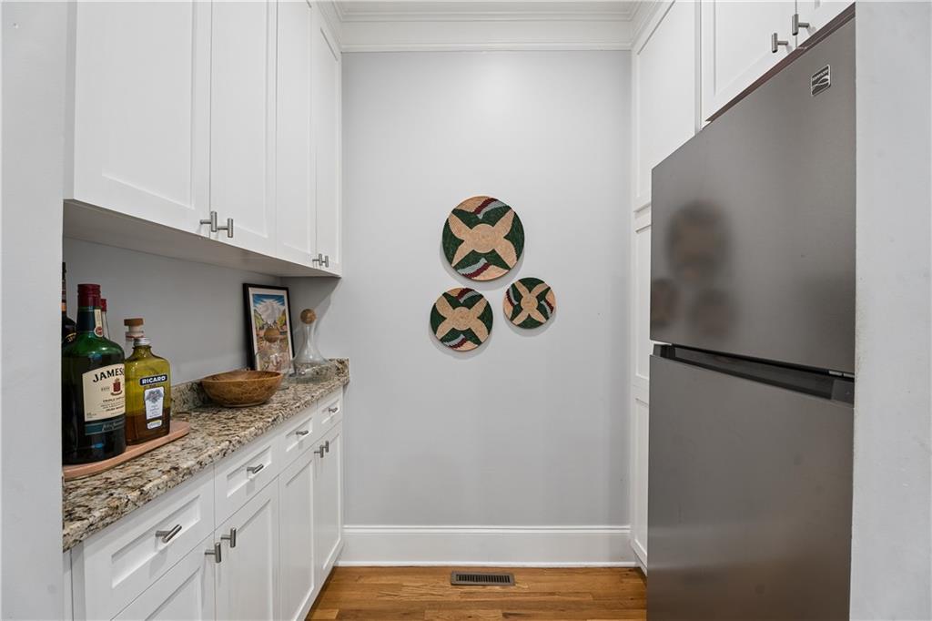 114 Knob Hills Circle Decatur, GA 30030 - Photo 15 of 56