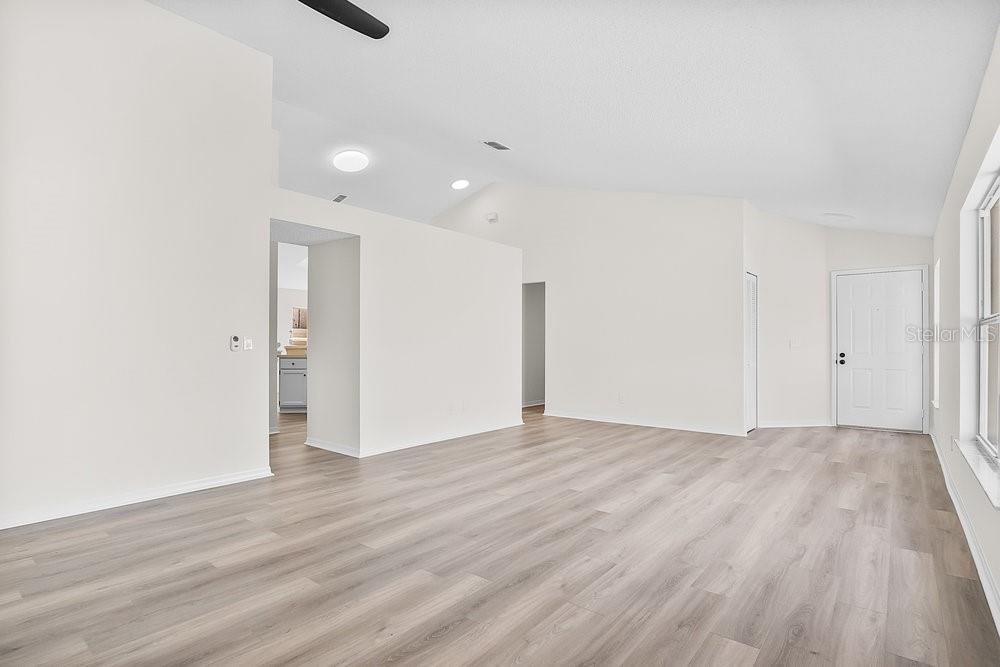 907 Rivecon Avenue Orlando, FL 32825 - Photo 2 of 24 Gallery Image 2