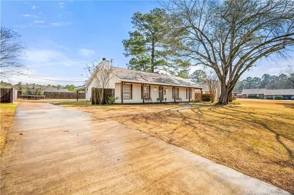 $245,000 | 305 Lakeridge Trail, Pineville, LA 71360