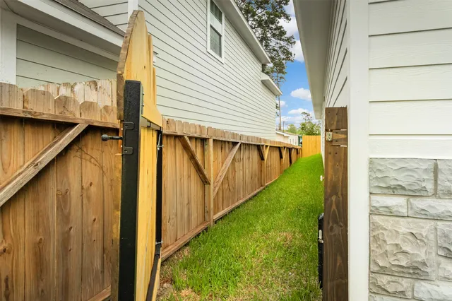 $1,349 | 16881 Glenheath Street, Montgomery, TX 77316