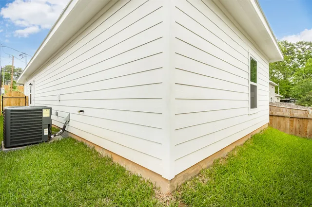 $1,349 | 16881 Glenheath Street, Montgomery, TX 77316