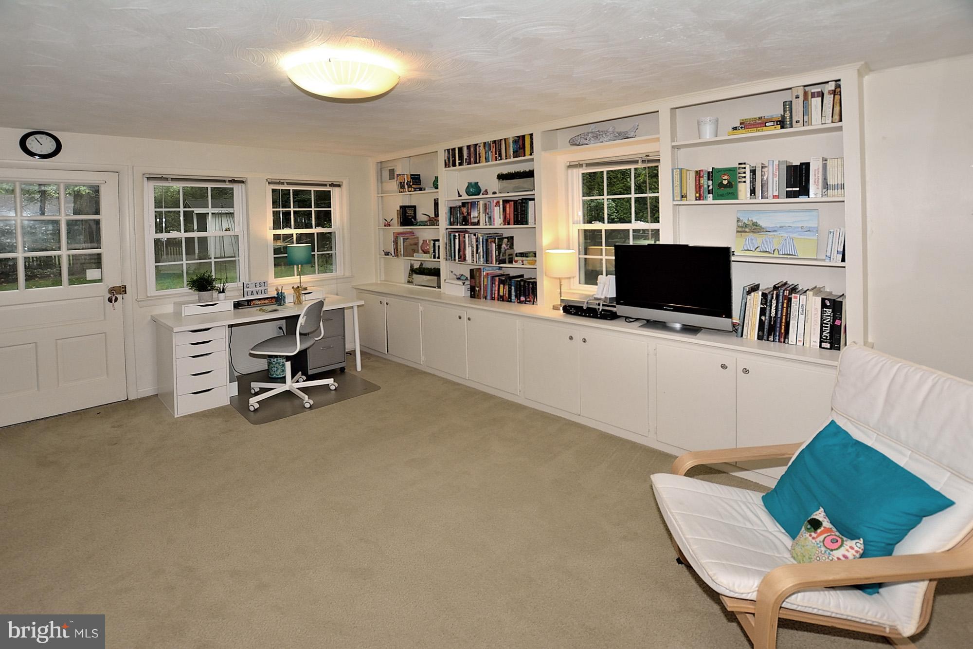 1123 Cameron Road Alexandria, VA 22308 - Photo 15 of 30 Sunlit Family Room with Walk-Out to Yard
