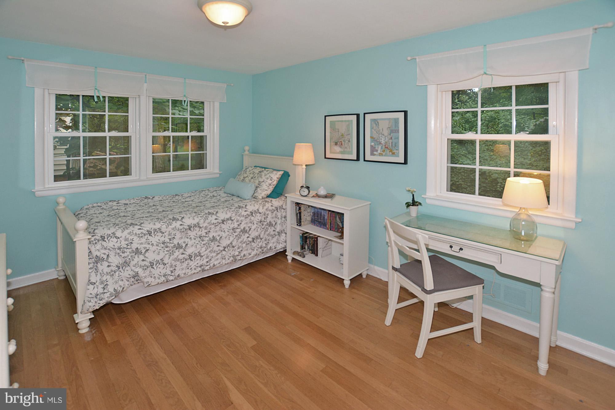 1123 Cameron Road Alexandria, VA 22308 - Photo 20 of 30 Large Third Bedrooms