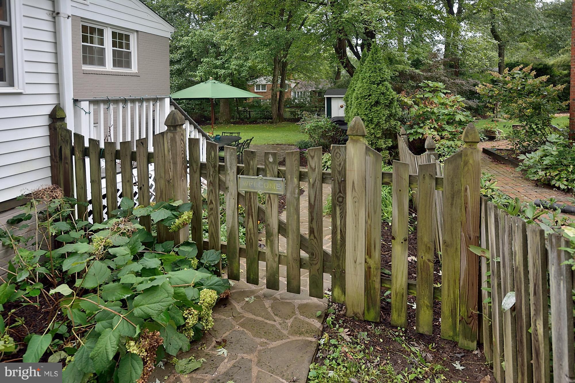 1123 Cameron Road Alexandria, VA 22308 - Photo 28 of 30 Side Yard