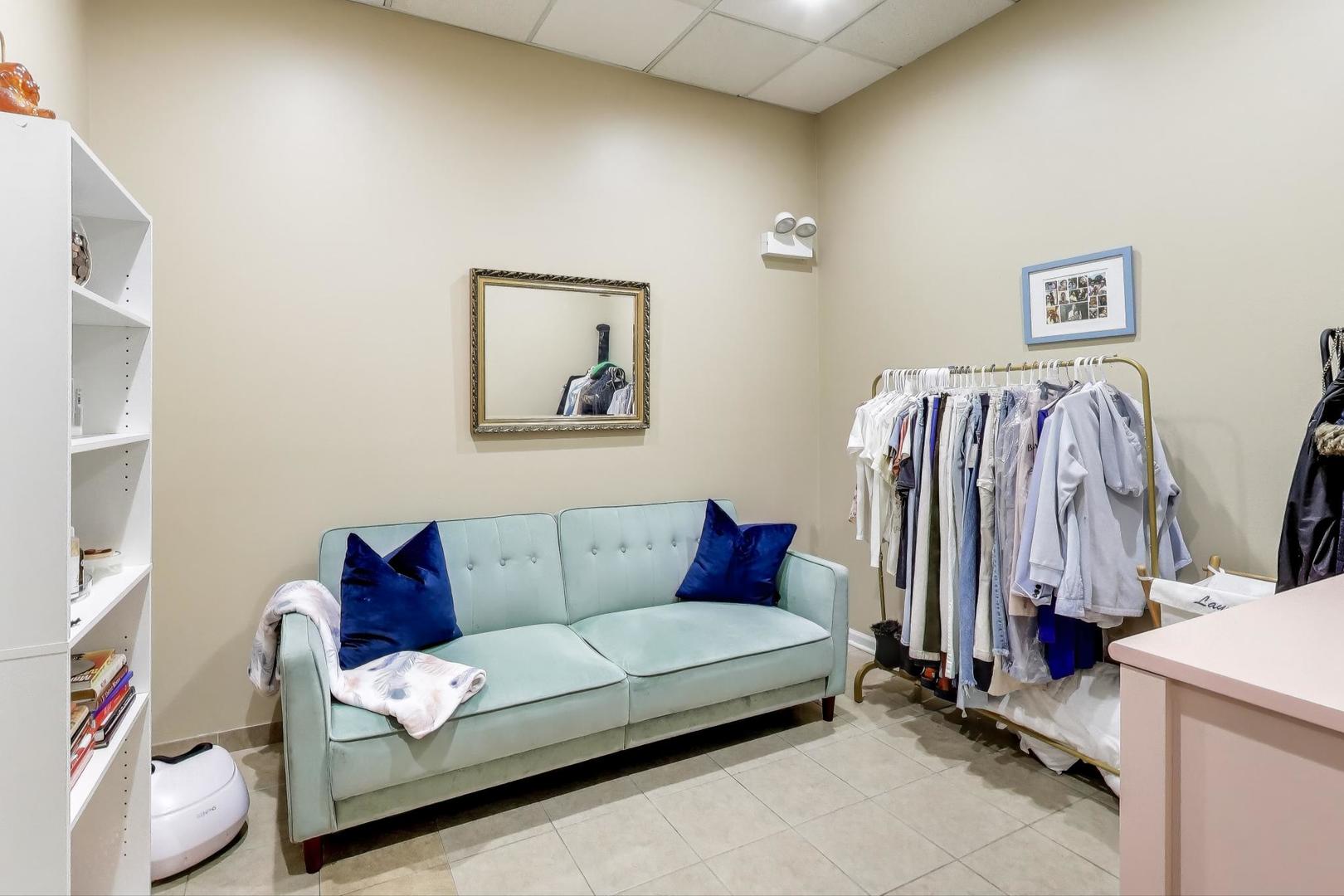4346 North Pulaski Road, Unit C Chicago, IL 60641 - Photo 14 of 20 a living room with furniture and a couch
