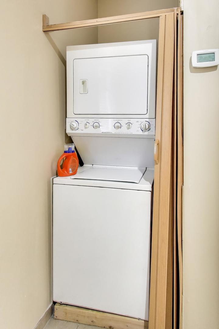 4346 North Pulaski Road, Unit C Chicago, IL 60641 - Photo 17 of 20 a utility room with dryer and washer